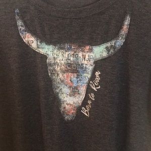 Western Style ✨ Born to Roam Longhorn Tee w sleeves that tie